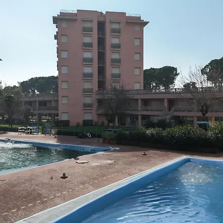 M072 - Marcelli, Trilocale In Con Piscina Lejlighed *