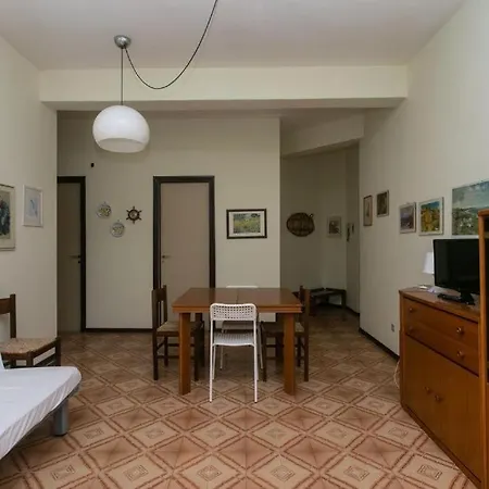 M072 - Marcelli, Trilocale In Con Piscina