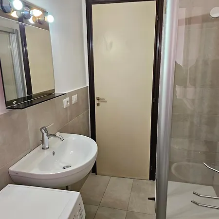 M072 - Marcelli, Trilocale In Con Piscina Apartment Marcelli