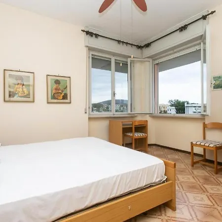 M072 - Marcelli, Trilocale In Con Piscina Lägenhet Marcelli