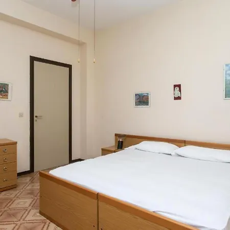 M072 - Marcelli, Trilocale In Con Piscina Lägenhet *