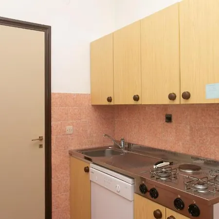 M072 - Marcelli, Trilocale In Con Piscina * Marcelli