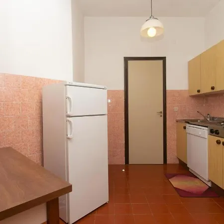 M072 - Marcelli, Trilocale In Con Piscina *