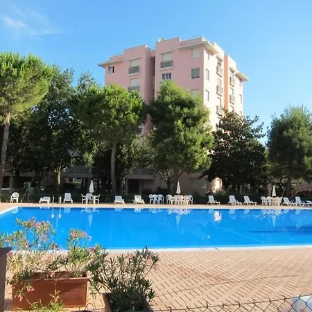 M072 - Marcelli, Trilocale In Con Piscina Lägenhet