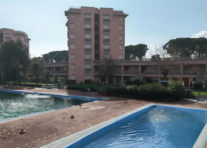 M072 - Marcelli, Trilocale In Con Piscina Apartman *