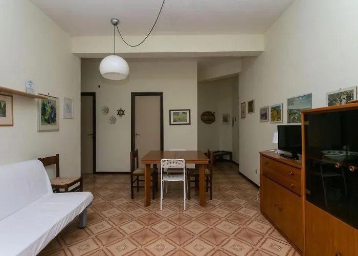 M072 - Marcelli, Trilocale In Con Piscina